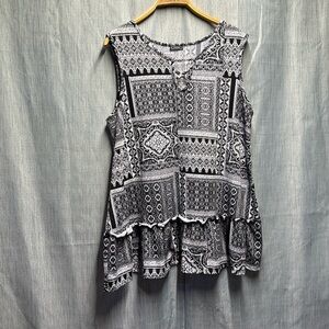 Clientele sleeveless blouse size 2-3X